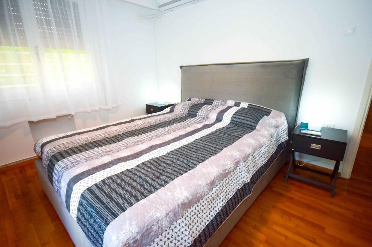 Filoxenia Apartment เอเธนส์ ภายนอก รูปภาพ